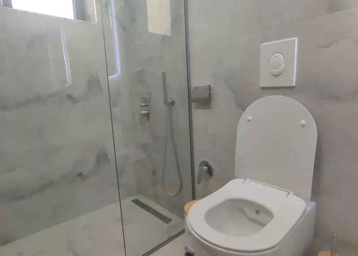 Bp Gasthof Golem (Tirana)