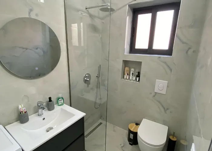 Gasthof Bp Golem (Tirana)